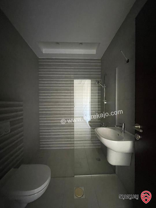 شقة طابق ثالث مساحة 120م للبيع في عمان - السابع