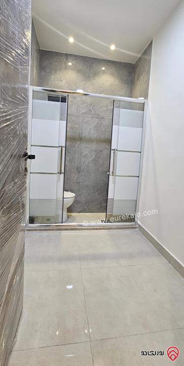 شقة ارضية مساحة 200م داخلي و 40م خارجي للبيع في عمان - الجبيهة