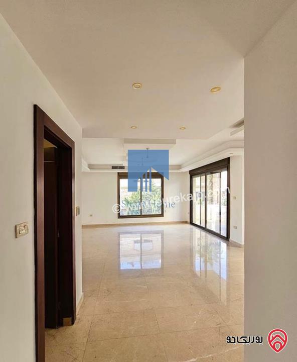 شقة طابقية طابق اول 223م تشطيب سوبر ديلوكس للبيع في عمان - دير غبار