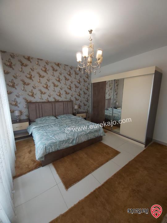 شقة أرضية طابقية مفروشة مساحة 302م داخلي و 70م خارجي للايجار في عمان - دير غبار