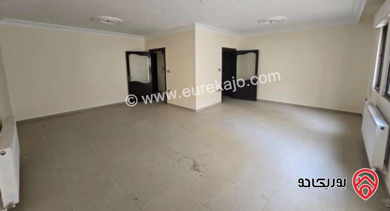 شقة أرضية مساحة 200م داخلي و 150م خارجي للايجار في عمان - خلدا