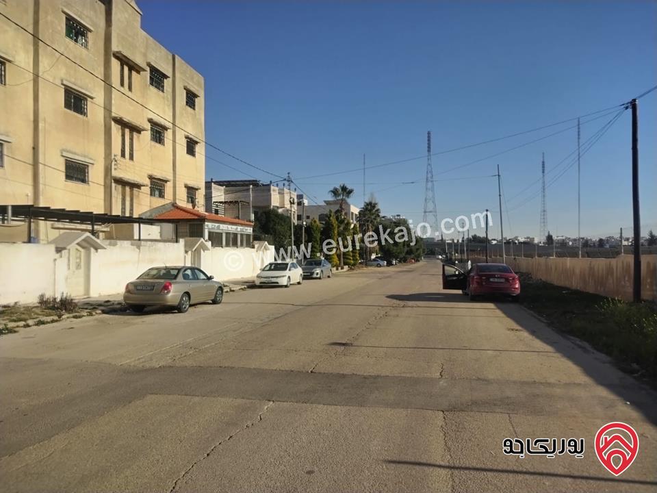 بناية سكنية مساحة الأرض 662م عليها 8 شقق عمر البناء 30 سنة للبيع في عمان - حوض مرج الحمام الوسطاني دخلة عميش موازية لسور شركة اورانج 