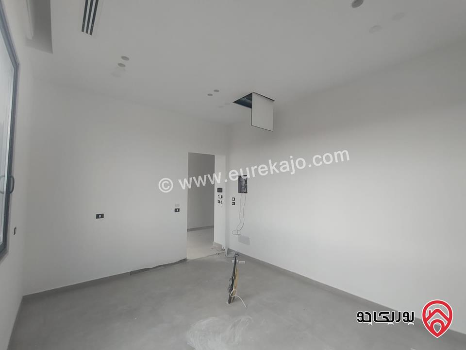 فلل متلاصقة مساحة الارض 250م مساحة البناء 500م للبيع في عمان - عبدون 