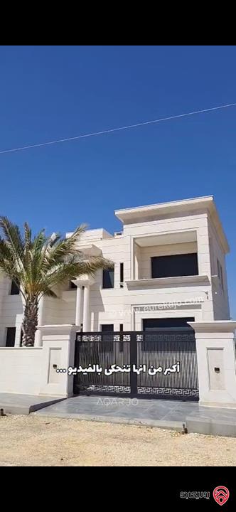 فيلا فاخرة مساحة 1 دونم على أرض 2 دونم للبيع في عمان طريق المطار مقابل ايكيا 
