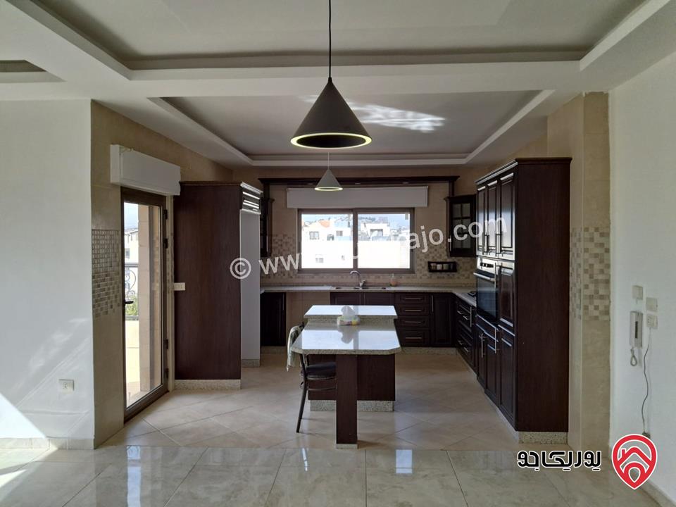 شقة جديدة طابق ثاني مساحة 174م للبيع في عمان - خلدا