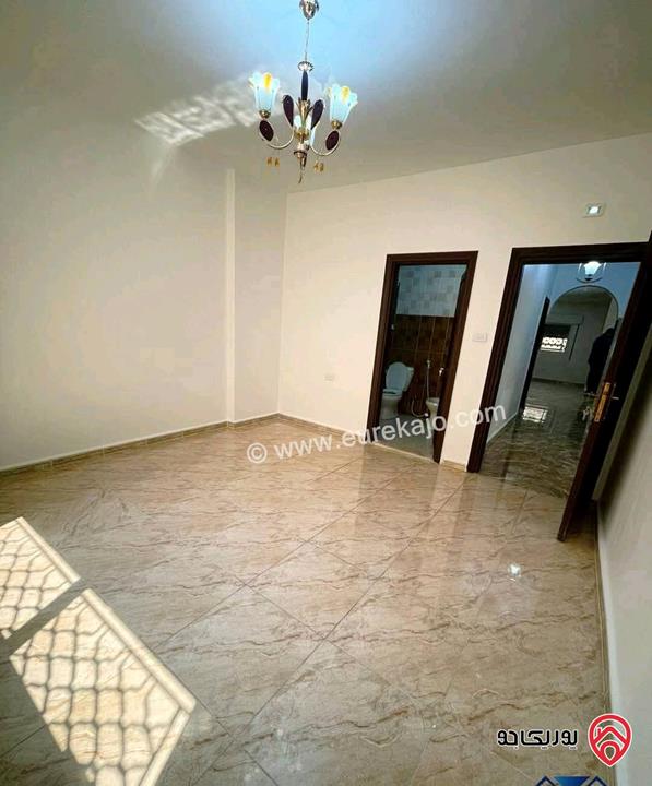 شقة طابق ثالث مساحة 150م للبيع في الزرقاء الجديدة
