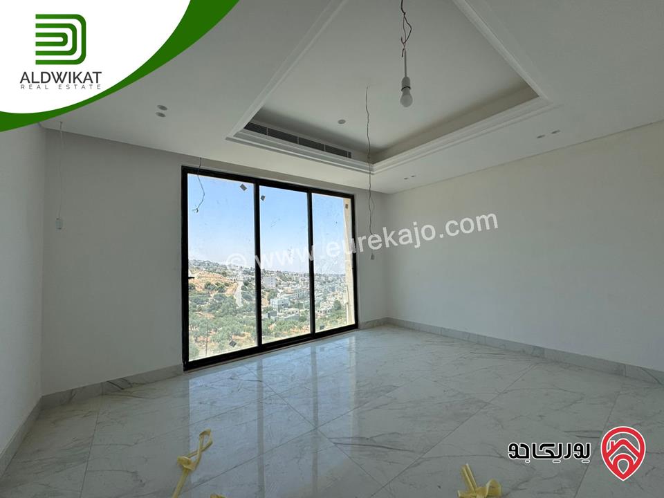 فيلا مستقلة للبيع بالقرب من دابوق / الهاشمية مساحة البناء 700م ومساحة الارض 555م ومساحة الحديقة 150م والترس 200م 