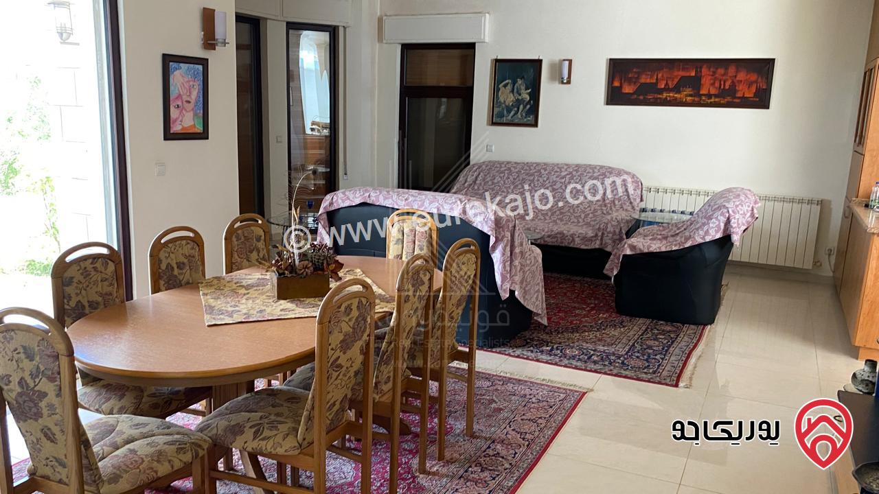 فيلا مميزة مستقلة مساحة 317م على ارض 1209م للبيع في الحمر