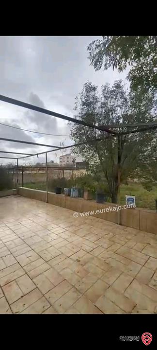 بيت مستقل مساحة 275م على أرض 920م للبيع في عمان - الجويدة