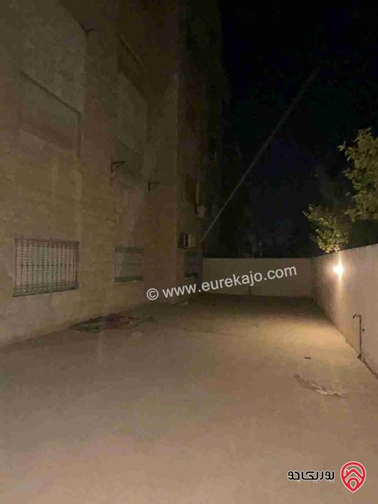 شقة شبه أرضية مساحة 194م داخلي و 160م خارجي للبيع في عمان - ام أذينة