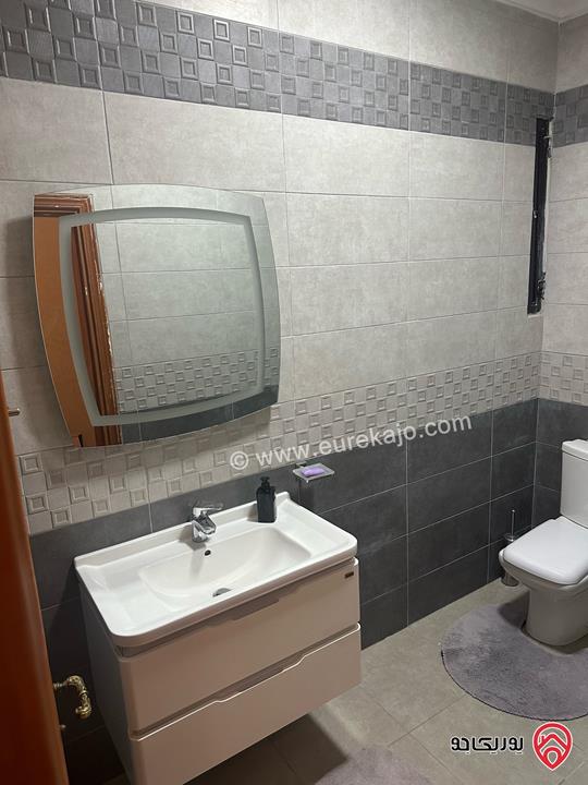 شقة واسعة مريحة مساحة 211م على شارعين تصميم كلاسيك للبيع في عمان - أم أذينة