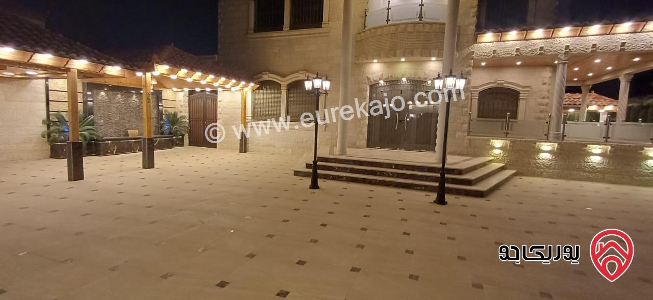 فيلا مساحة الارض 758م مساحة البناء 700م على شارعين للبيع في الزرقاء - ضاحية المدينة المنورة