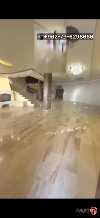 فيلا فاخرة مساحة 550م على أرض 380م للبيع في عمان - الظهير داخل كومباوند 