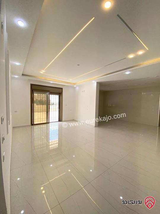 شقة ارضية مساحة 212م داخلي و 200م خارجي للبيع في عمان - ابو علندا اسكان الكهرباء 