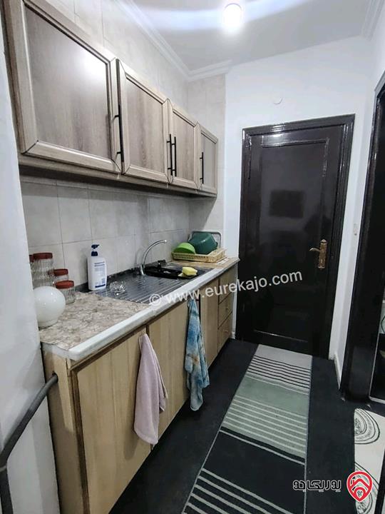 شقة مفروشة طابق ثاني مساحة 50م للايجار لطلاب او طالبات في اربد مقابل جامعة اليرموك