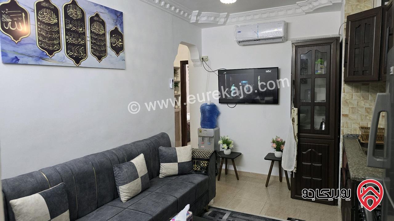 شقة مساحة 70م طابق أول مفروشه للإيجار في اربد - طلوع مسجد علياء التل 