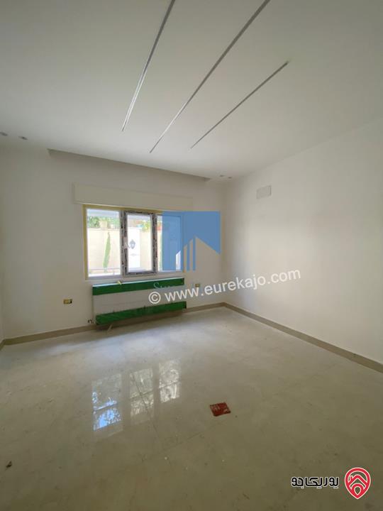 شقة أرضية فاخرة للبيع في عمان خلدا - قرب إشارة البنك العربي 175م مع ترسات 200م لم تسكن