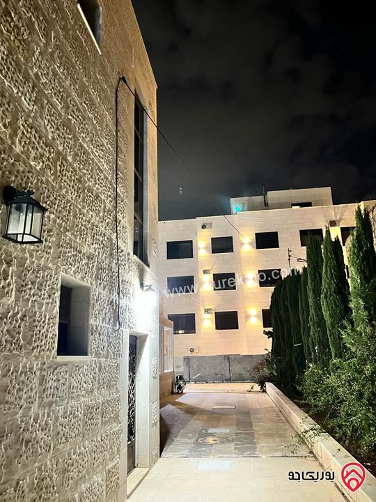 بيت مستقل شبه فيلا مساحة 251م على أرض 667م للبيع في عمان - طريق المطار ضاحية الامير علي