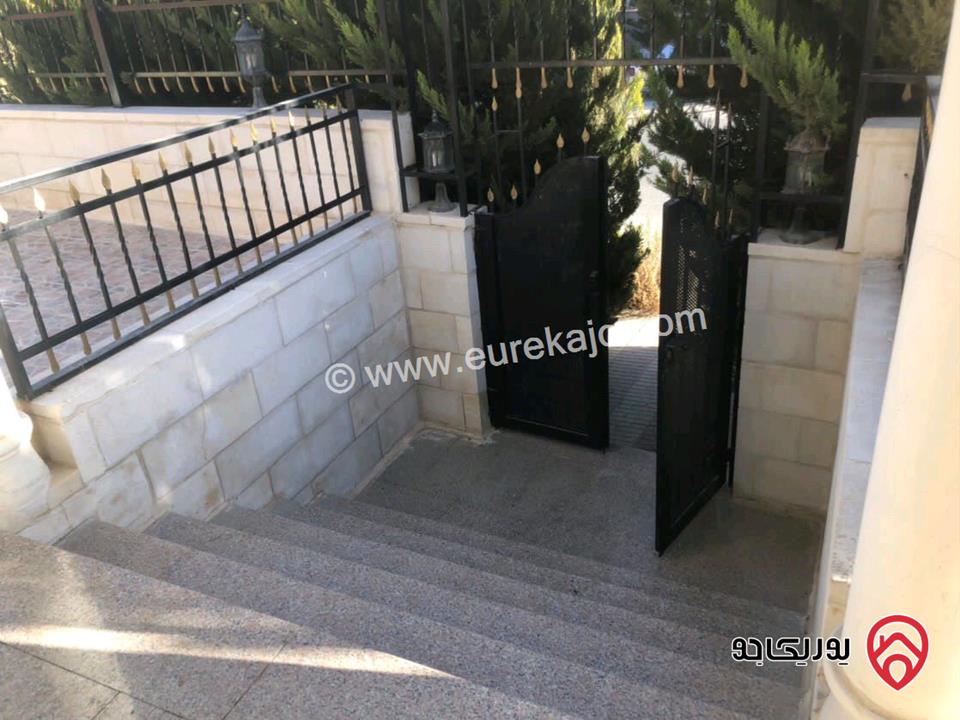 فيلا مساحة 250م على أرض 523م للبيع بسعر مناسب في عمان - ابو علندا /اسكان الكهرباء 