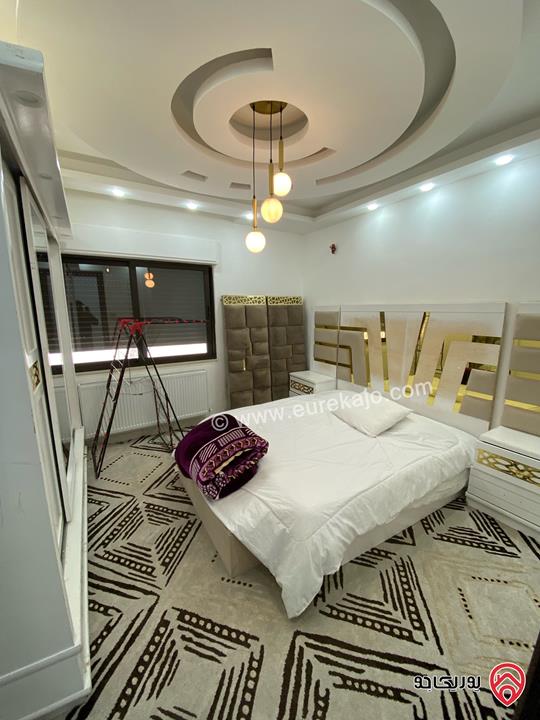 شقة أنيقة مفروشة بالكامل (فرش جديد) طابق أول مساحة 140م للايجار في عمان - ام السماق