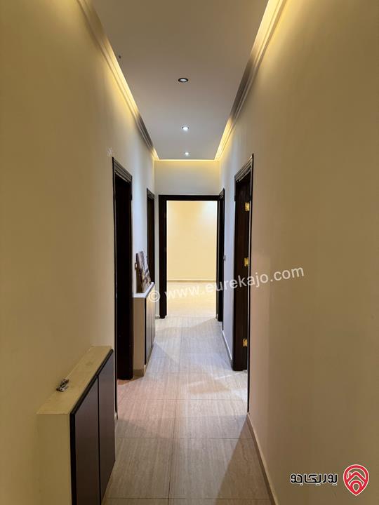 شقة ارضية مساحة 189م داخلي و 100م خارجي للإيجار في عمان - مرج الحمام 