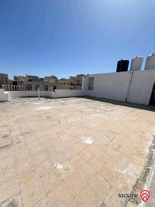 شقة طابق ثالث وروف مساحة 240م للبيع في عمان -  الجبيهة