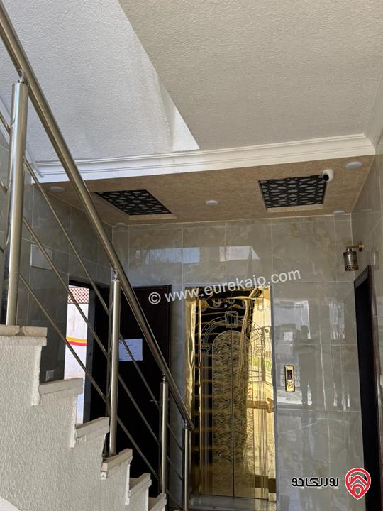 شقة فاخرة مساحة 180م طابق أول للبيع في عمان - الجبيهة 