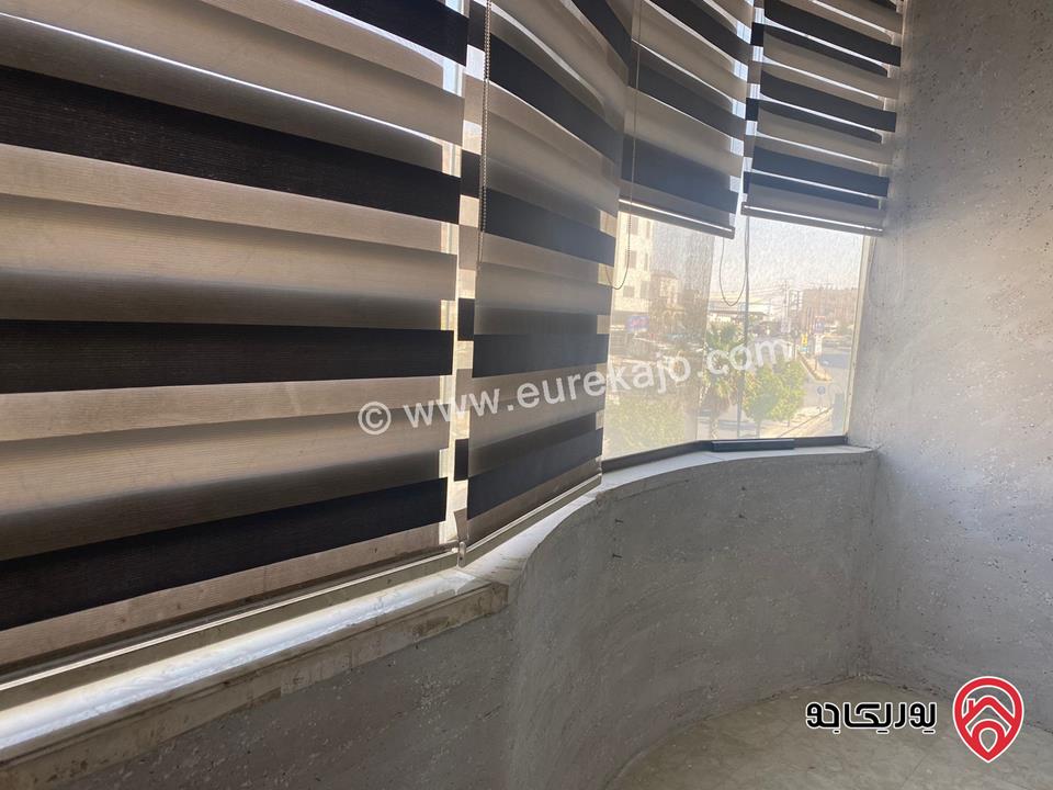 مكاتب بمساحات مختلفة للايجار في الزرقاء الجديدة شارع الكرامة