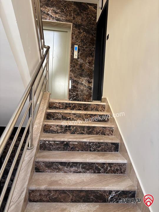 شقة جديدة ومميزة سوبر ديلوكس طابق أول مساحة 130م للبيع في عمان - ابو نصير 