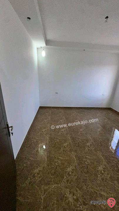 شقتين عدد 2 طابق ثاني سوبر ديلوكس مساحة 154م لكل شقة للبيع في المفرق 