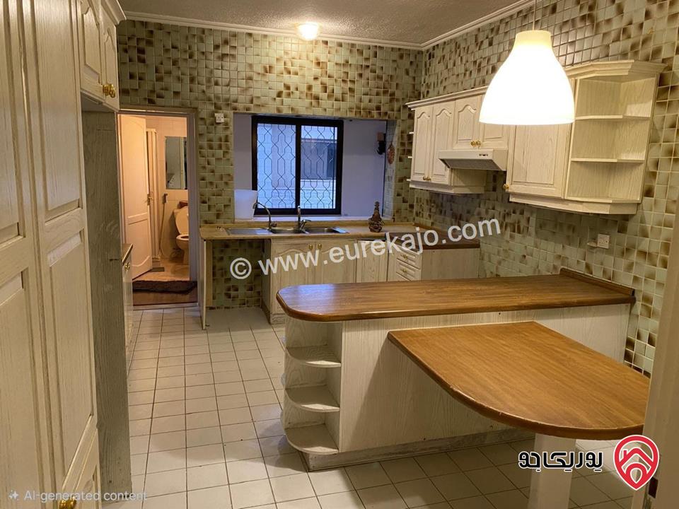 شقة طابق أول مساحة 228م للبيع في عمان - الصويفية