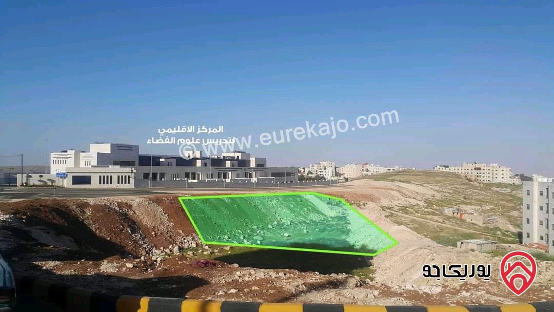 قطعة أرض سكنية على شارعين مساحة 808م تصلح للإسكانات للبيع في عمان - طبربور حوض الميالة 