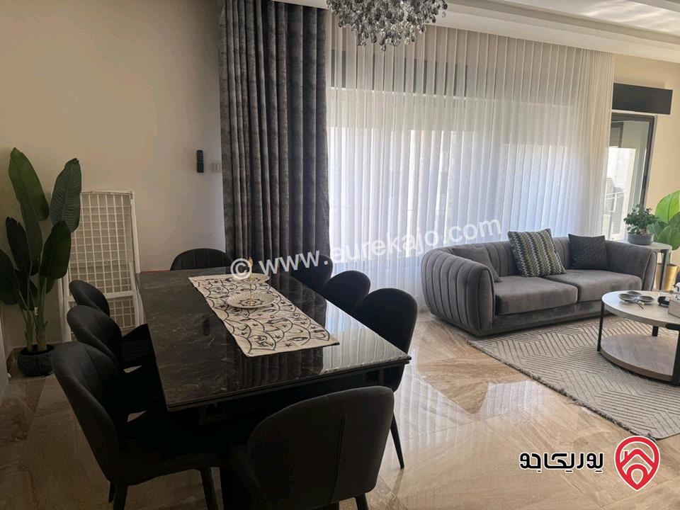 شقة طابق ثاني مساحة 215م للبيع في عمان - الرابية