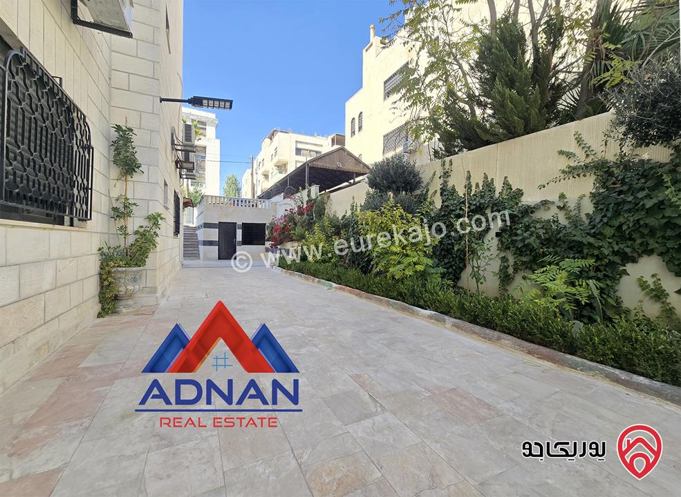 شقة مفروشة مساحة 230م مع حديقة كبيرة 300م و مدخل وكراج خاص للايجار في عمان - الرابية