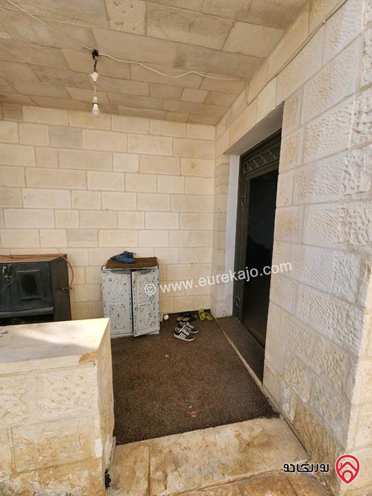 شقة شبه أرضية مساحة 150م داخلي و 120م خارجي للبيع في اربد - الحي الشرقي