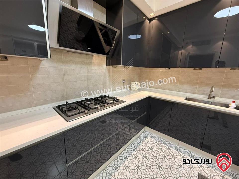 شقة مفروشة فاخرة طابق أرضي مساحة 200م للايجار في عمان - عبدون