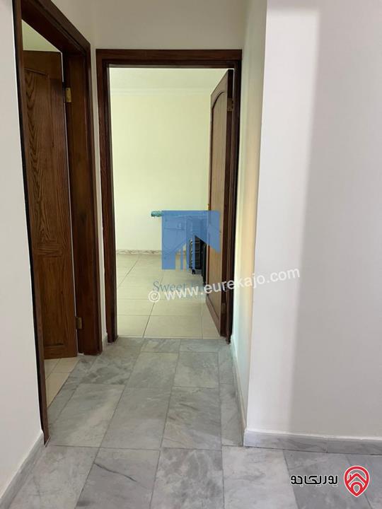 شقة مميزة للبيع في عمان - الجاردنز قرب جريدة الرأي والدستور طابق ثالث 172م مع روف ترس 60م بسعر مغري