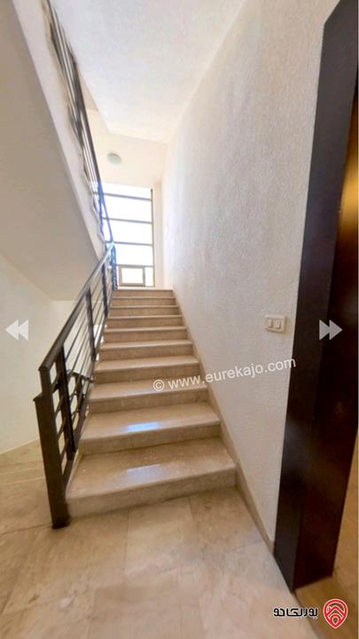 شقة طابق أول مساحة 194م للبيع في عمان - ام أذينة قرب شارع مكة 