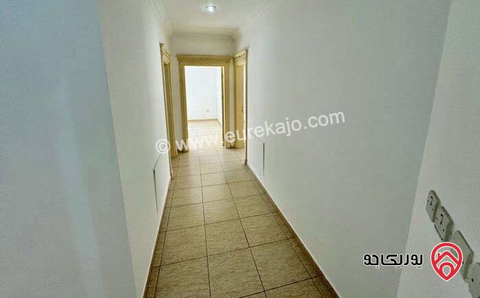 شقة مساحة 250م طابق أول للايجار في عمان - الصويفية قرب افينيو مول 