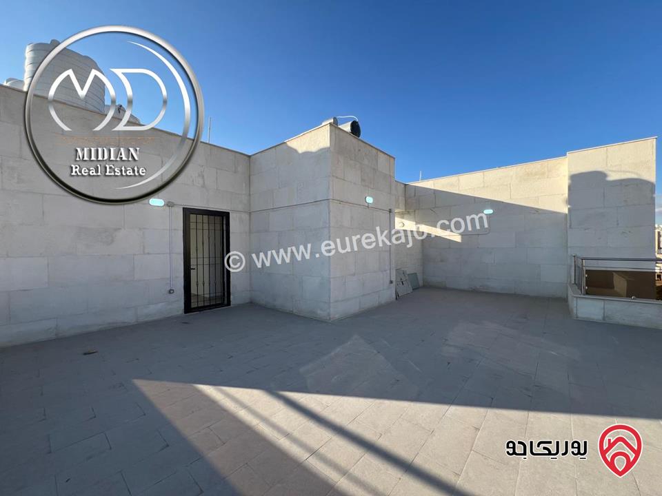 شقة دوبلكس فارغة للايجار في عمان - خلدا طابق أخير مع روف مساحة 200م مع تراسات تشطيبات و ديكورات عصرية فاخرة اطلالة رائعة