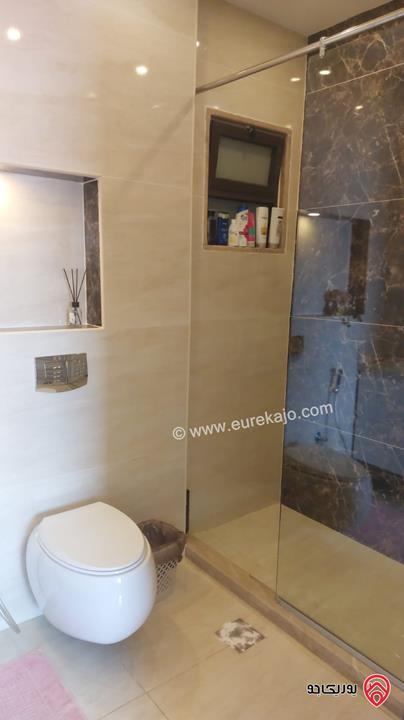 شقة مساحة 190م داخلي و 50م خارجي للبيع في عمان - دير غبار