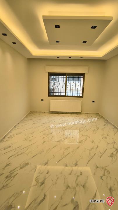 شقة سوبر ديلوكس طابق أرضي مساحة 180م للبيع في عمان - تلاع العلي 