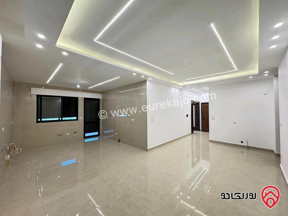 شقة أرضية مساحة 185م داخلي و 50م خارجي للبيع في عمان - ضاحية النخيل