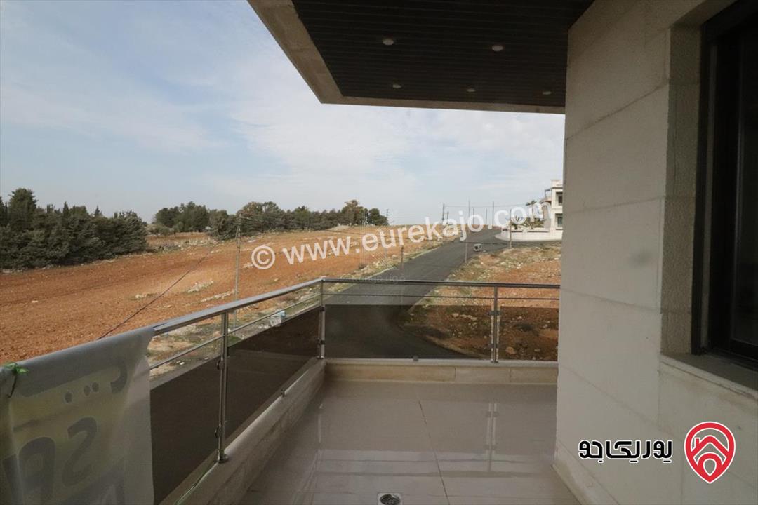 شقة طابقية جديدة فاخرة مساحة 227م للبيع في عمان - خلدا