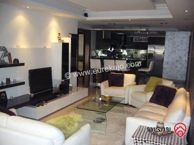 شقة مفروشة أرضية مساحة 130م داخلي و 40م خارجي للإيجار أو للبيع في عمان– الدوار الرابع