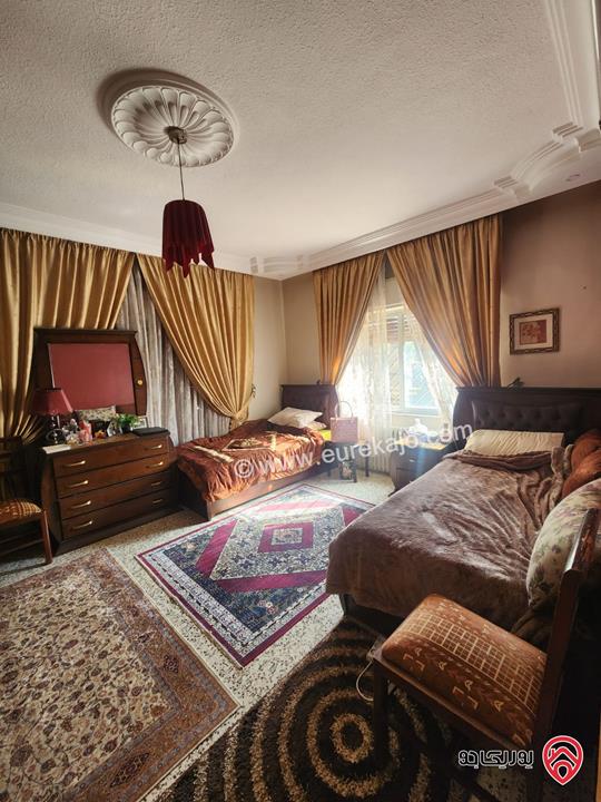 فيلا طابقين على ارض 775م للبيع في عمان - الشميساني