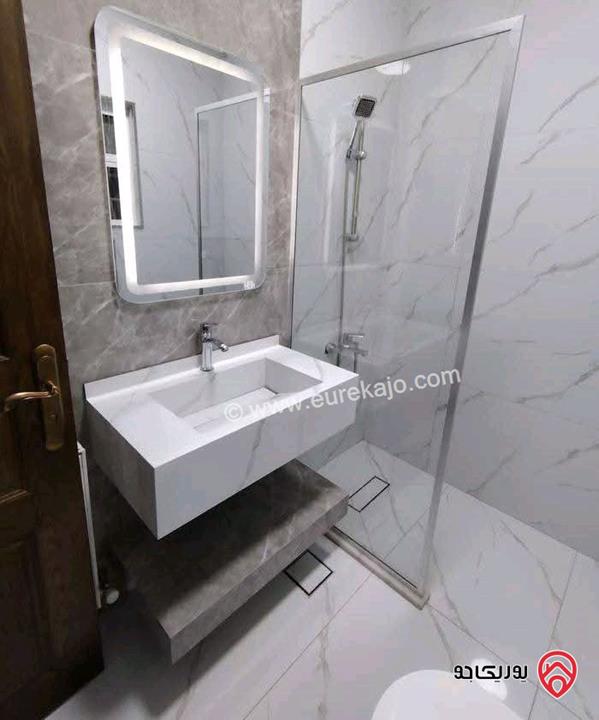 شقة فارغة مساحة 180م داخلي و 120م خارجي للايجار في عمان - دير غبار