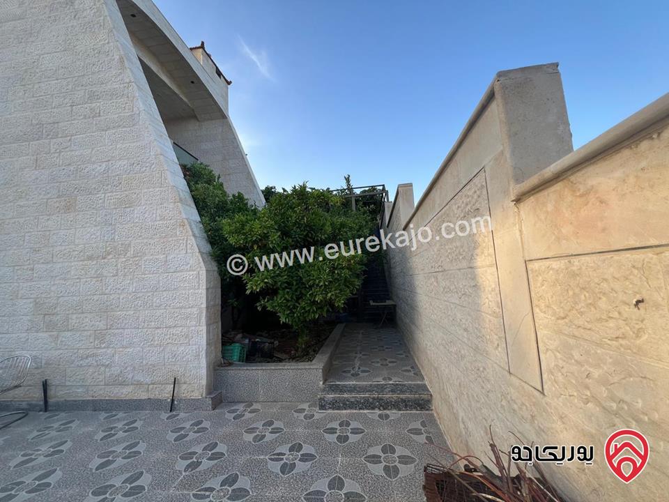 فيلا دوبلكس مساحة 550م على أرض 1030م للبيع في عمان - ضاحية الأمير علي طريق المطار 