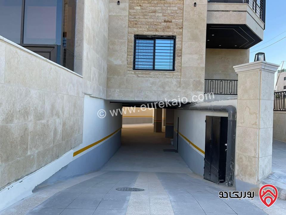 شقة طابق ثالث مساحة 189م مع روف 189م للبيع في عمان - ضاحية الحاج حسن