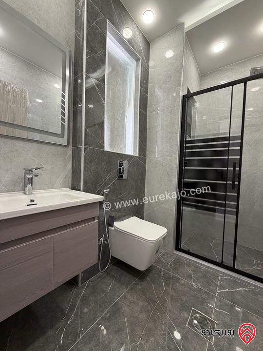 شقة شبه ارضي مساحة 160م مع ترس وحديقة 100م للبيع في عمان - البنيات 